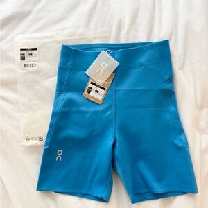 On Running Women’s Train Tights Short Malibu